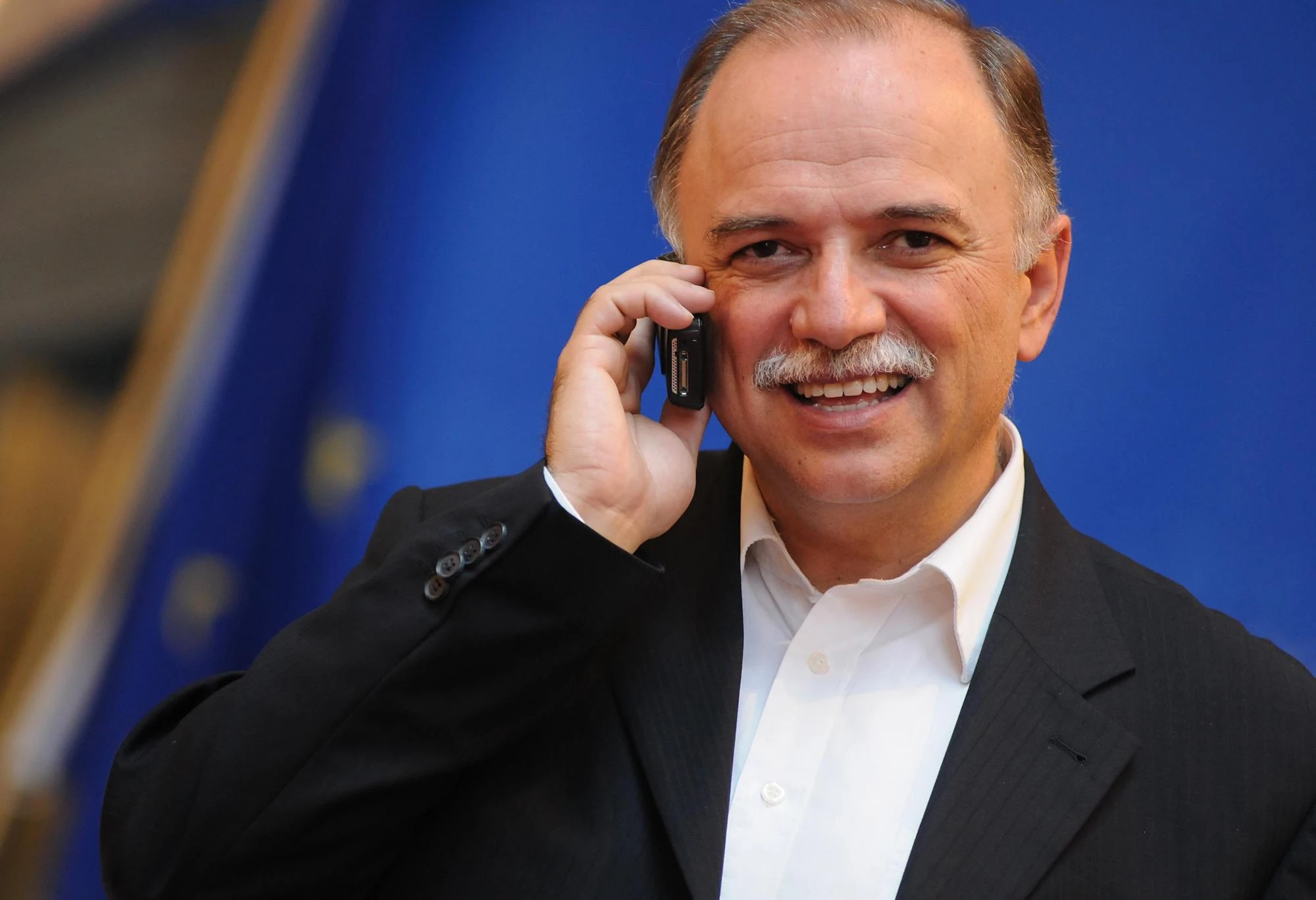 Πανηγυρίζουν τα Τίρανα με την ντροπιαστική δήλωση – Αλβανικά ΜΜΕ: «Ο Παπαδημούλης είπε ότι ο Κατσίφας ήταν ένοπλος εξτρεμιστής και όχι ήρωας»!